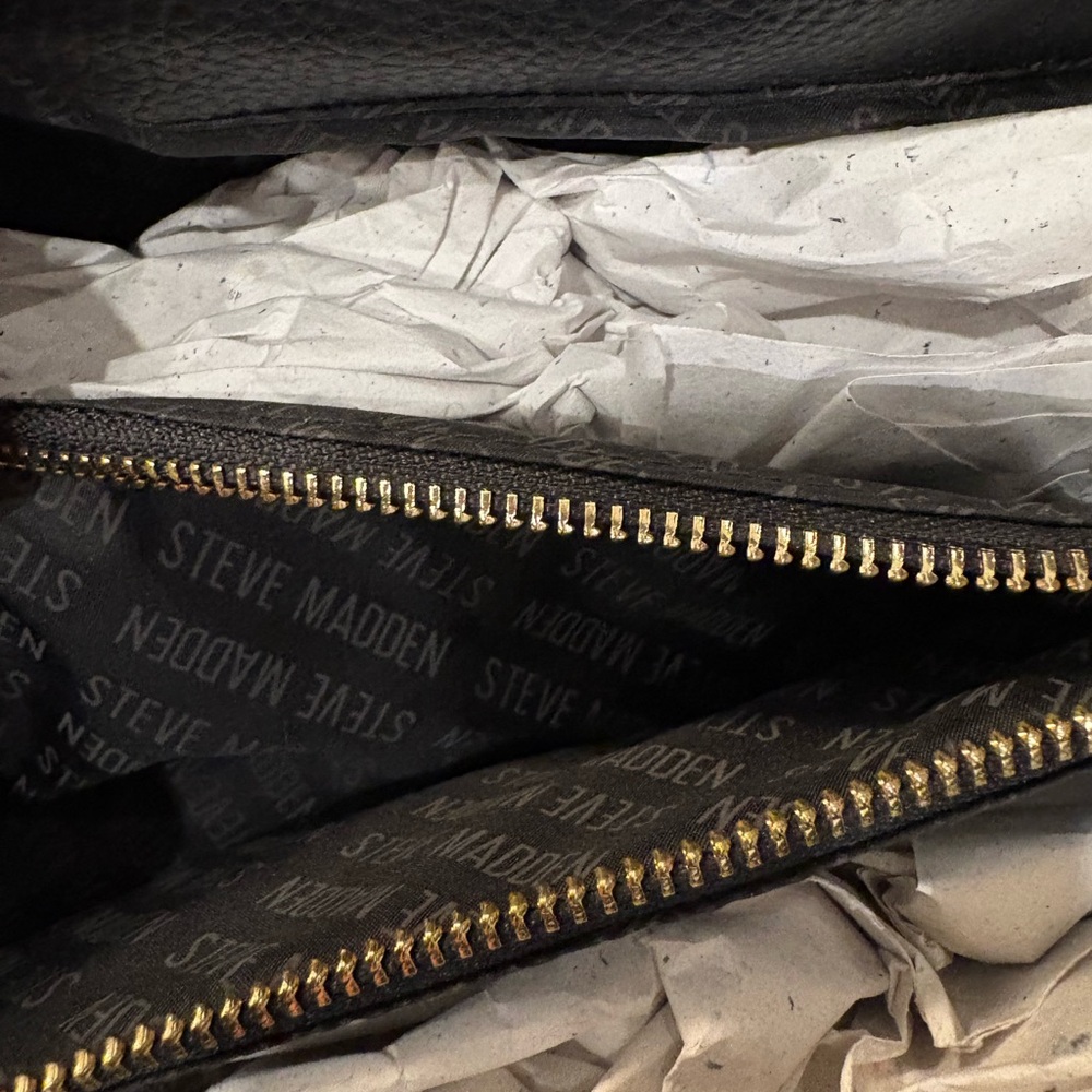 Steve Madden Black Quilted Shoulder Bag with Gold Chain Straps - Picture 8 of 10